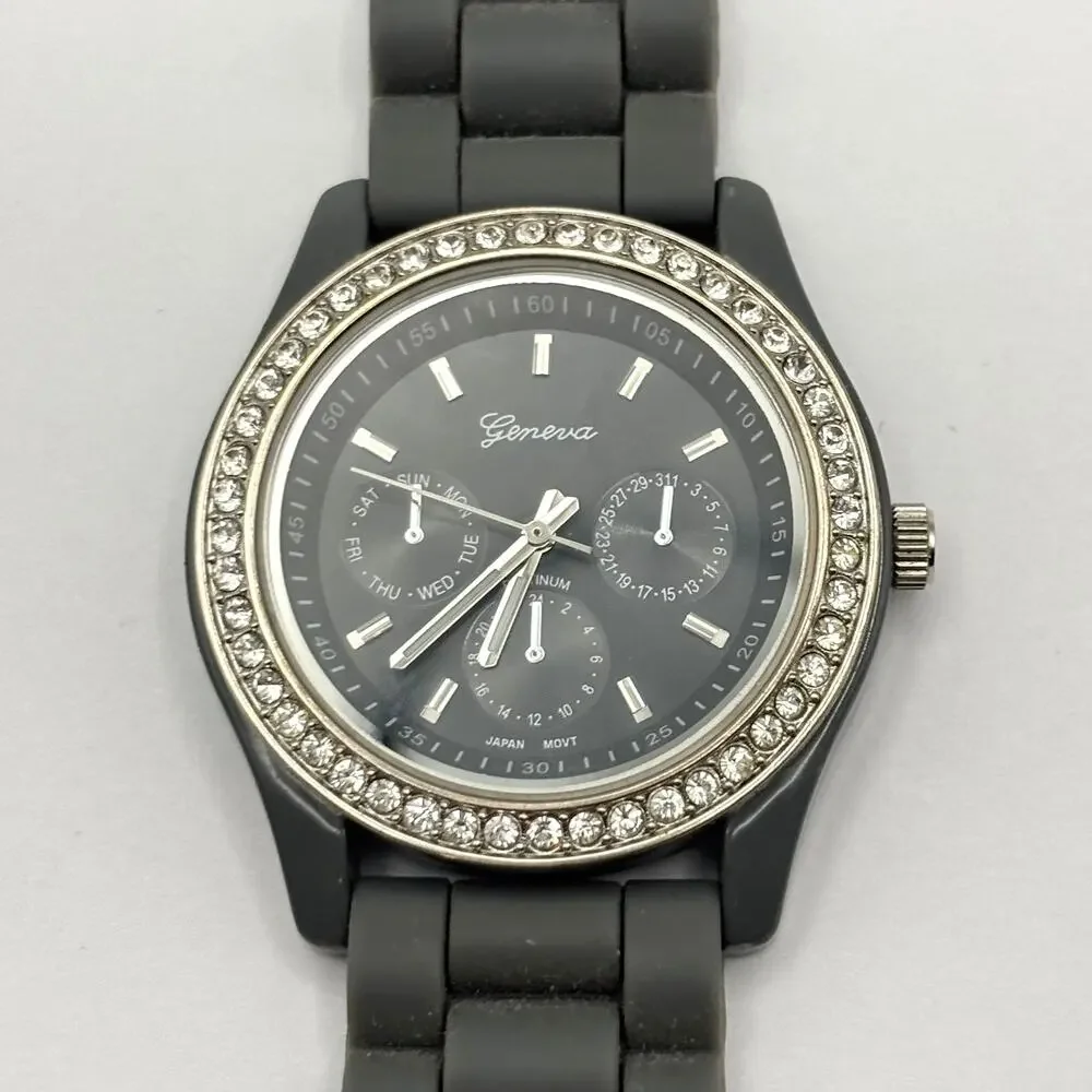 Silver & Gray Men's Geneva Watch